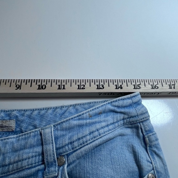 Chico's Women's Size 1.5 Blue Capri Cuffed Light Wash Cotton Blend Stretch Jeans - Picture 3 of 5